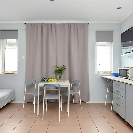 Apartment Cozy Pet-friendly Near The And Downtown By Renters Sopot